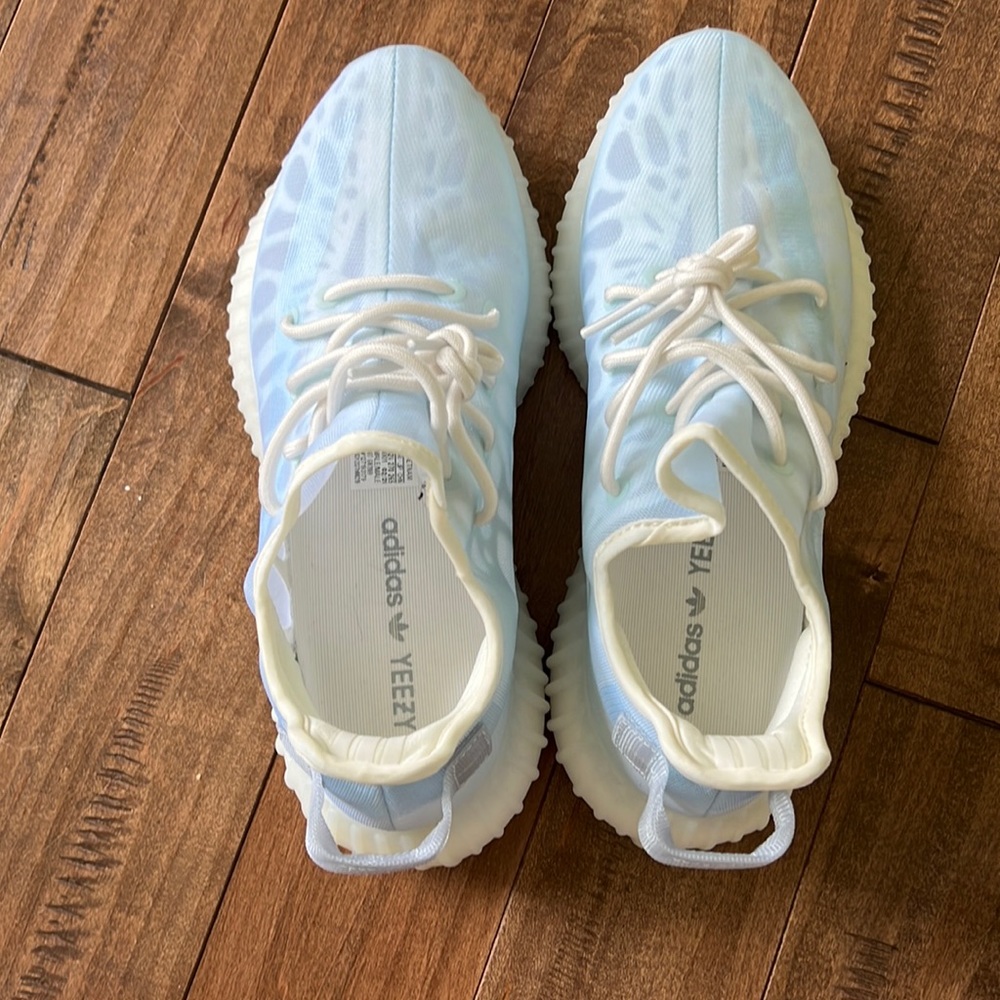 Brand new Yeezys, I do not have the box